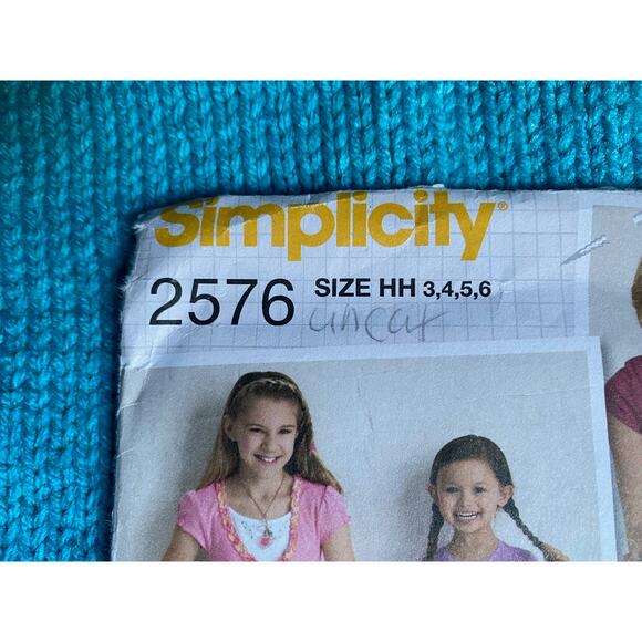 Simplicity Sewing pattern 2576 Girls skirt knee maxi - Picture 2 of 6
